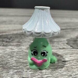 Shopkins | Homewares: Green & White Lynn Lamp (5-056) - Mini Collectable Figure